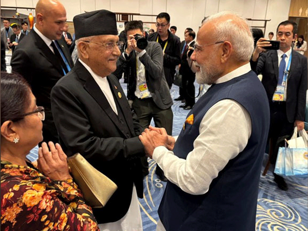 चीनमा प्रधानमन्त्री ओली र भारतीय प्रधानमन्त्री मोदीबीच भेट