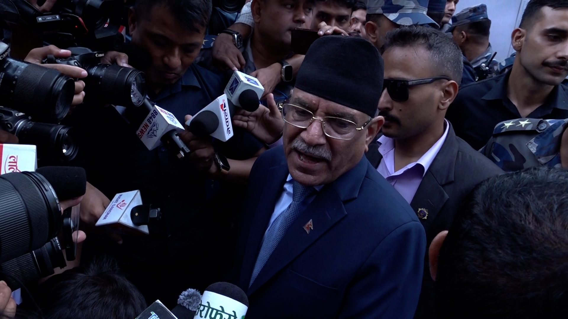 रविलाई भेटेपछि प्रचण्डले भने- उहाँमाथि विभेद भयो