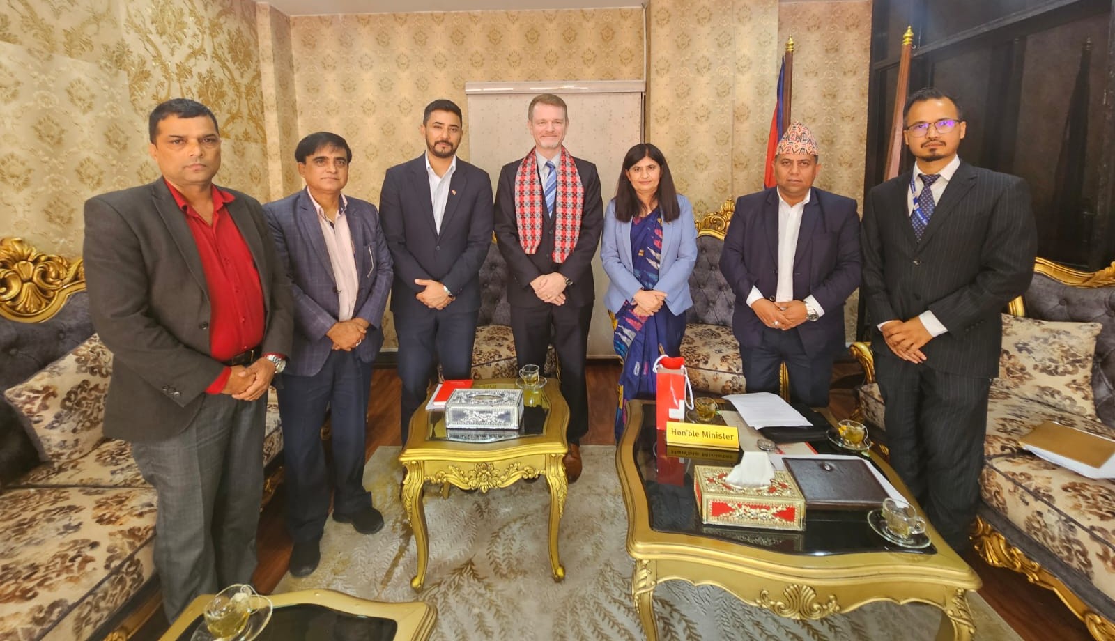 मन्त्री न्यौपाने र कार्यवाहक स्वीस राजदूत माइयरबीच भेटवार्ता