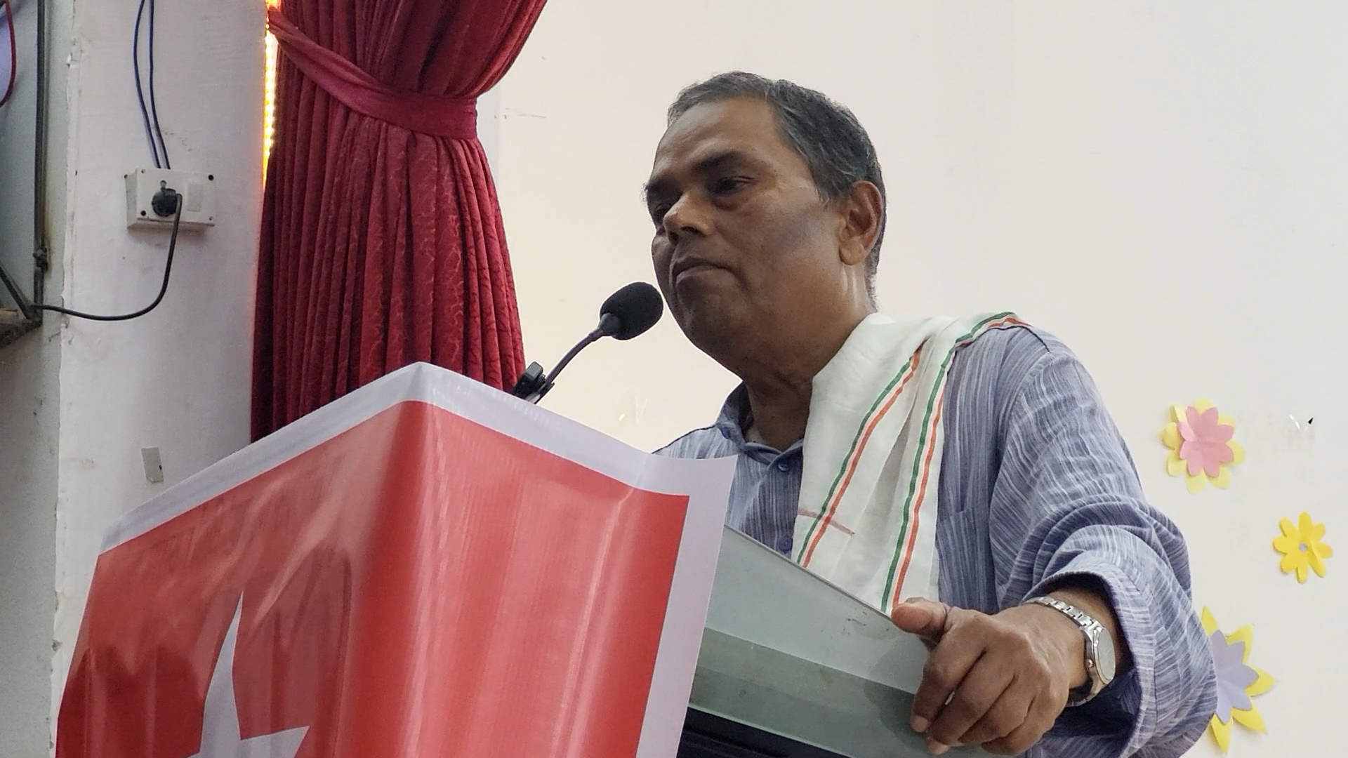 आफ्नो हकका लागि रोएर बस्ने होइन लडेर लिनुपर्छ: उपेन्द्र यादव