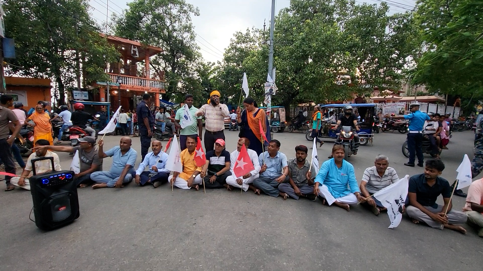 जसपा नेपालको विरोध कायमै, जनकपुरधाममा आज पनि सडक अवरुद्ध गरी प्रदर्शन