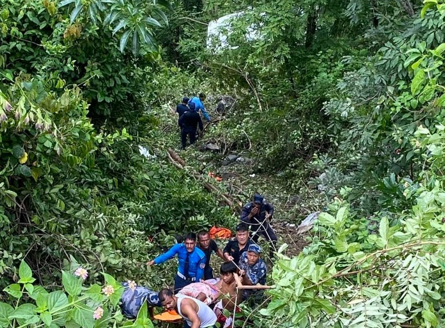 हलेसी दर्शन सकेर फर्किँदै गरेको गाडी दुर्घटना, एक जनाको मृत्यु