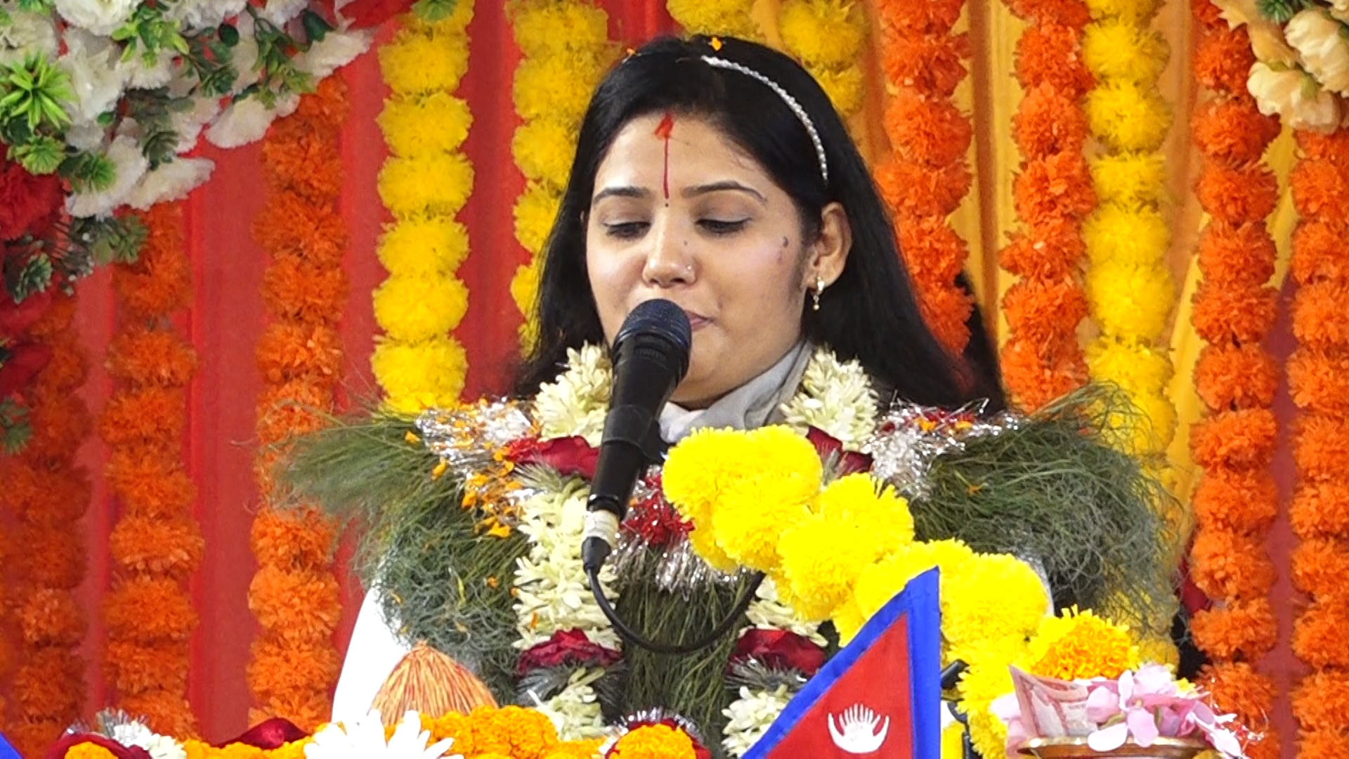 विराट् ज्ञान महायज्ञमा देवी प्रतिभा र रवि ओडले दिए प्रश्तुती