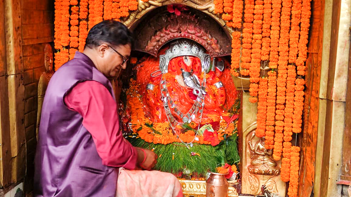सूर्यविनायक गणेश मन्दिरमा भक्तजनको भिड (फोटो फिचर)