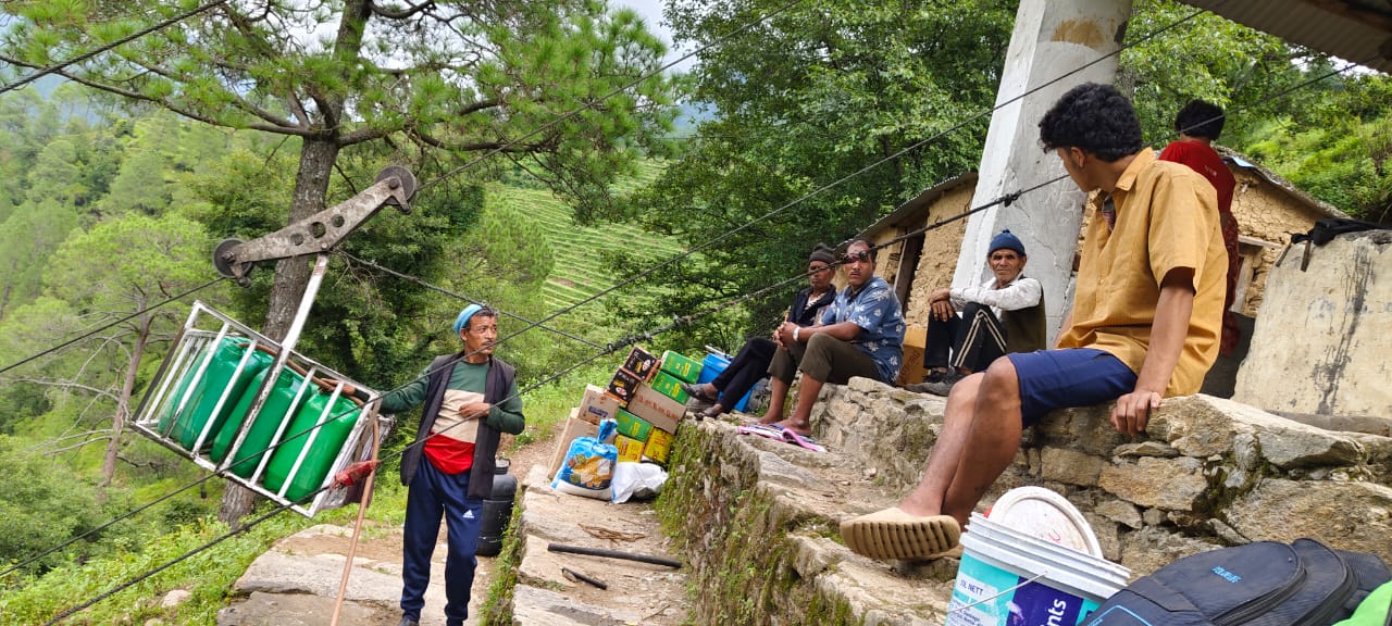 ग्राभिटी रोपवेले मना गाउँका बासिन्दाको जीवनशैलीमा परिवर्तन