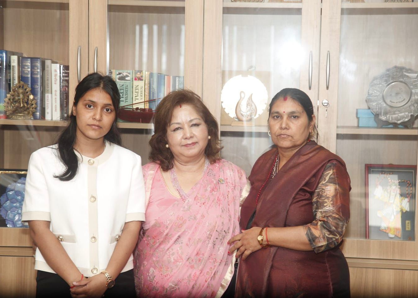 विपिनकाे रिहाइका लागि थप पहल गरिदिन आमा र बहिनीद्वारा परराष्ट्रमन्त्रीसँग आग्रह