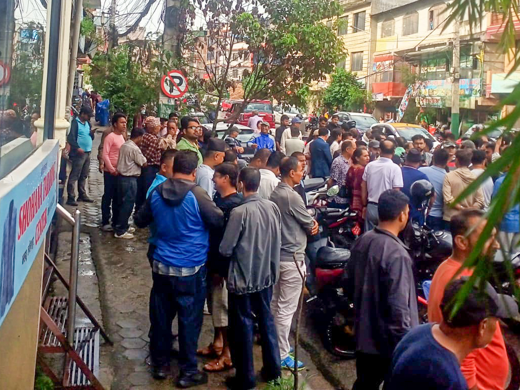 रवि लामिछानेलाई ल्याउनुअघि नख्खु कारागारमा भीडभाड (फोटो फिचर)