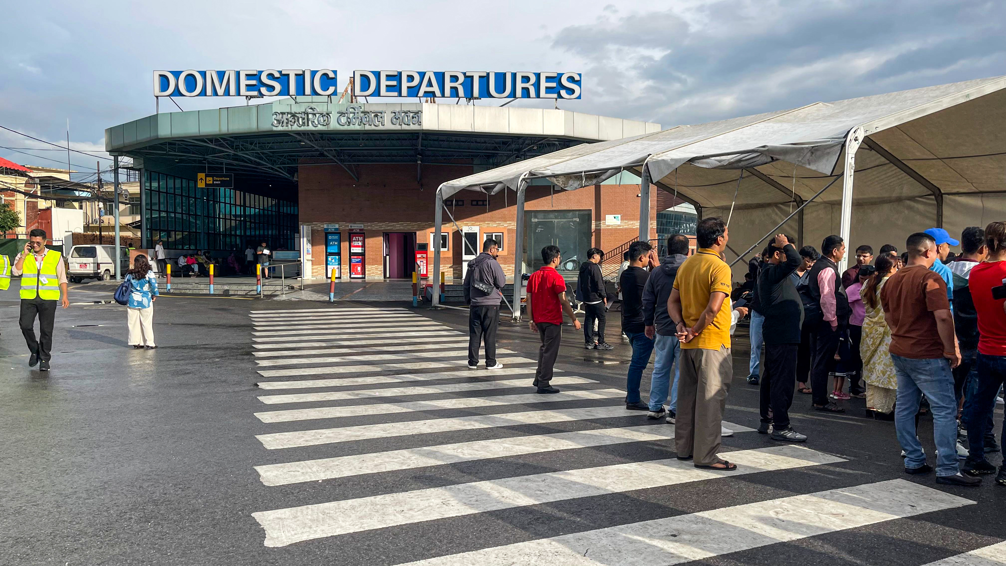 रवि लामिछानेलाई ल्याउनुअघि त्रिभुवन विमानस्थलको दृश्य (तस्बिरहरू)