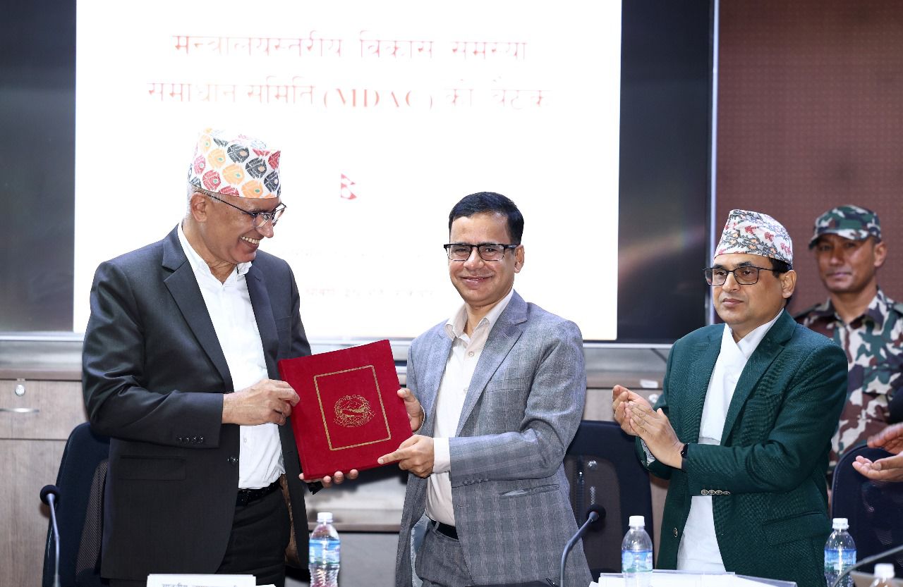 अर्थमन्त्री र सचिवहरुबीच कार्यसम्पादन सम्झौता