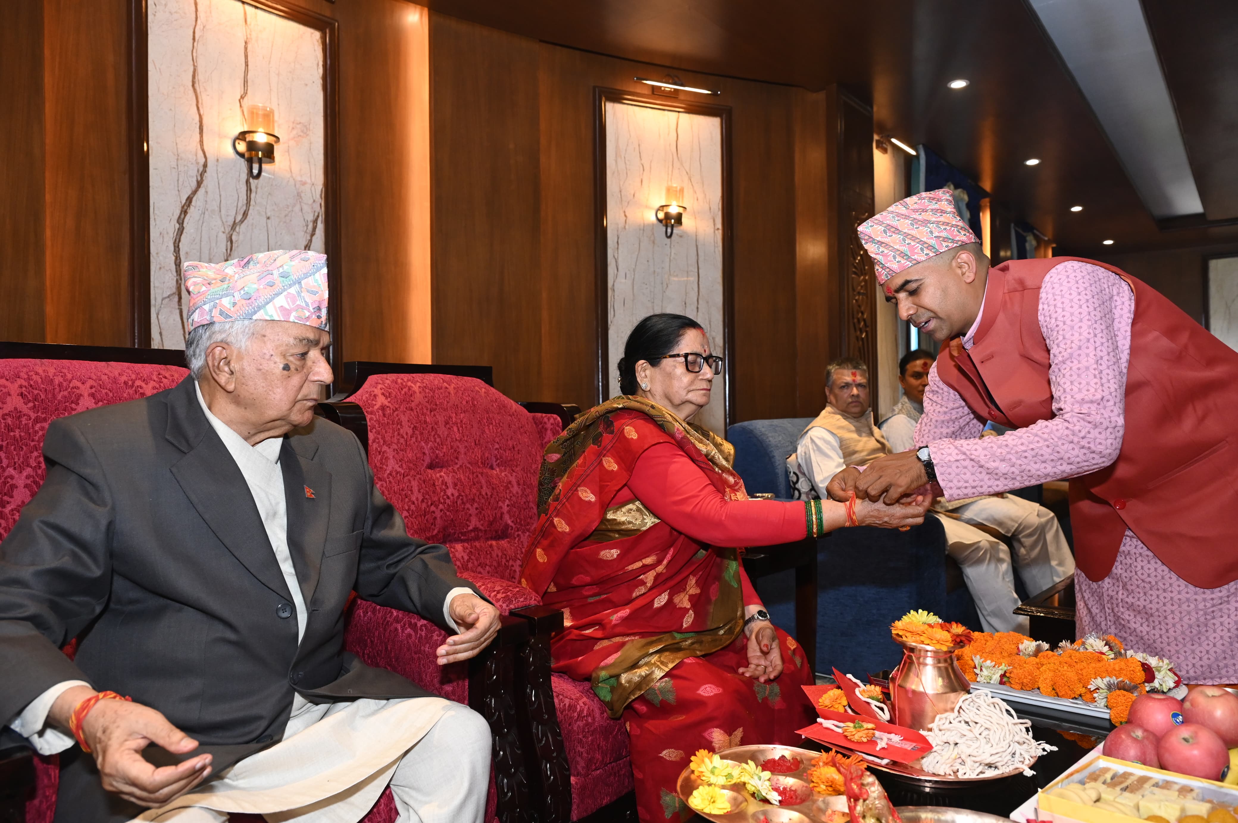 राष्ट्रपतिद्वारा नवयज्ञोपवीत जनै एवं रक्षा बन्धन ग्रहण