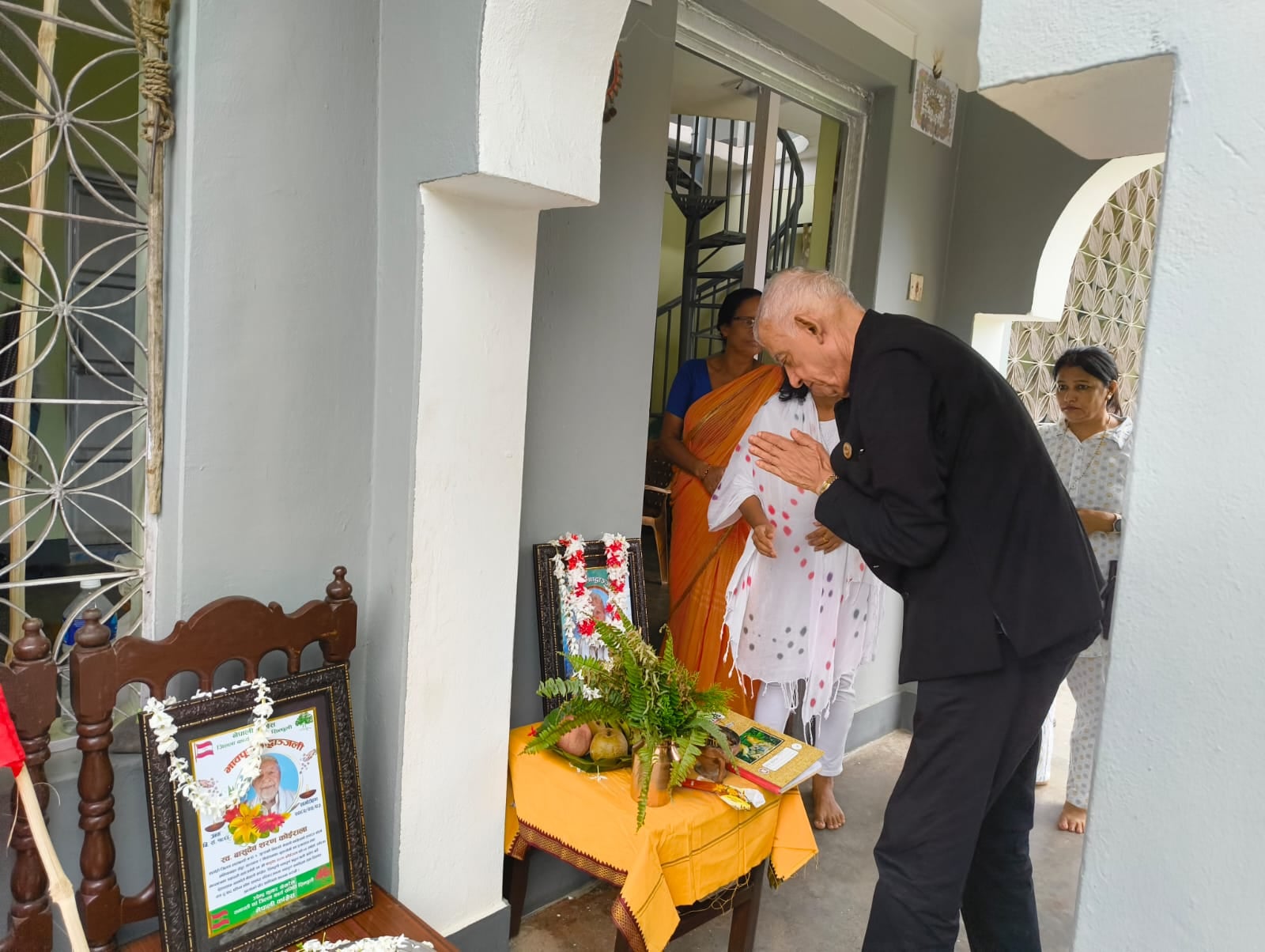 मान्छेको जीवन आफ्नो लागि नभइ अरुको लागि सर्मपण गर्नुपर्ने डा शशांकको भनाइ