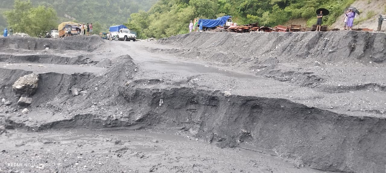 गुल्मीको रिडी–वामीटक्सार सडक अवरुद्ध