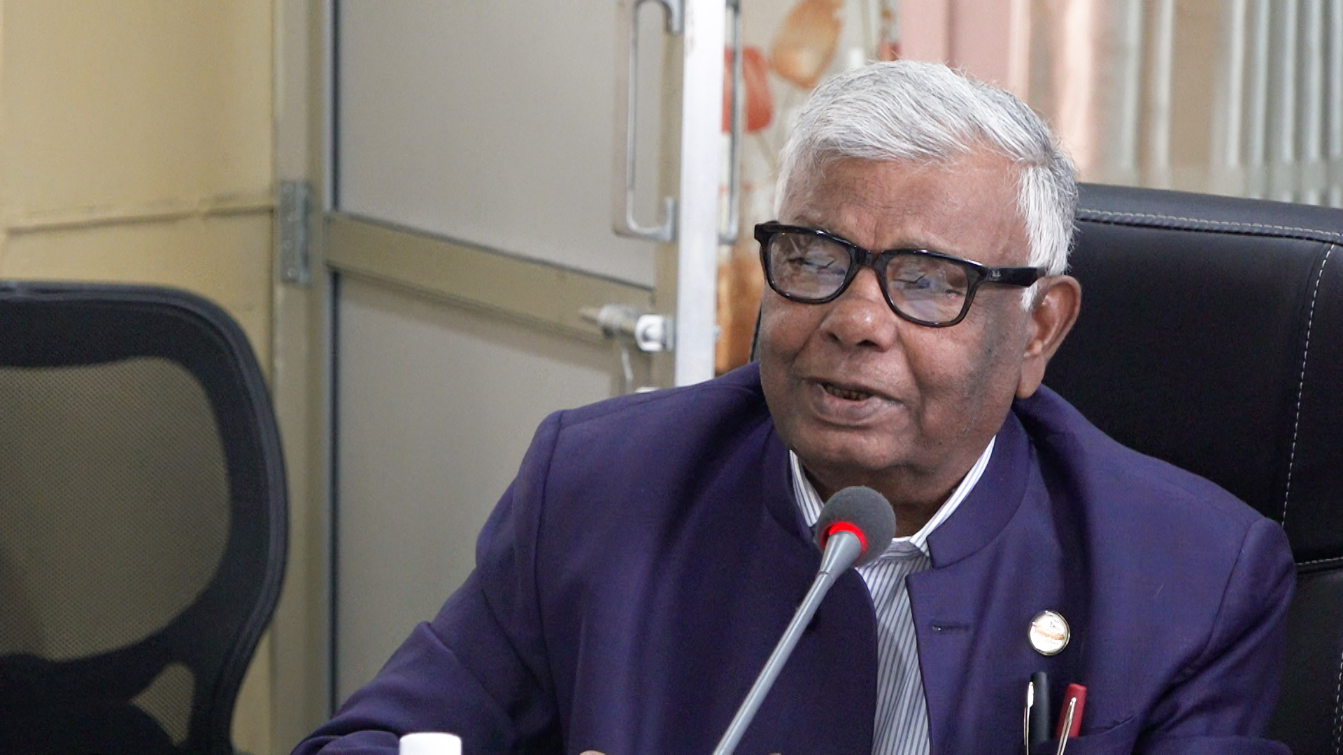 नेपालले सबैलाई सामाजिक सुरक्षा भत्ता दिन सक्दैन: मन्त्री शाह