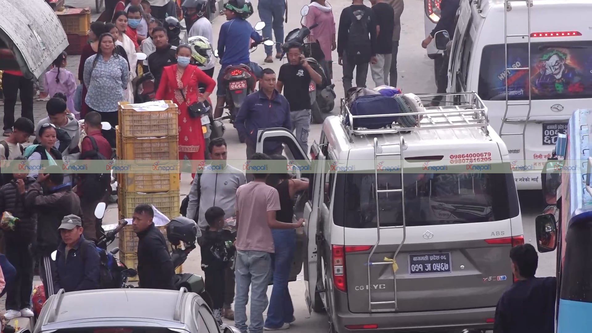 उपत्यकाबाट बाहिरिने यात्रुको संख्या बढ्दै,  ६ दिनमा दुई लाख  बढीले काठमाडौं छाडे