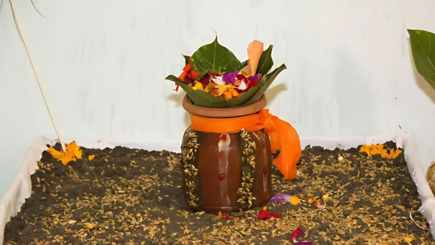 दुर्गा पक्ष सुरु: बडादशैंको रौनक, आज घरघरमा घटस्थापना गरिँदै