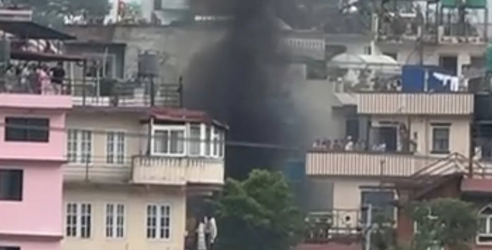 राष्ट्रपतिको निजी निवासमा आगजनी