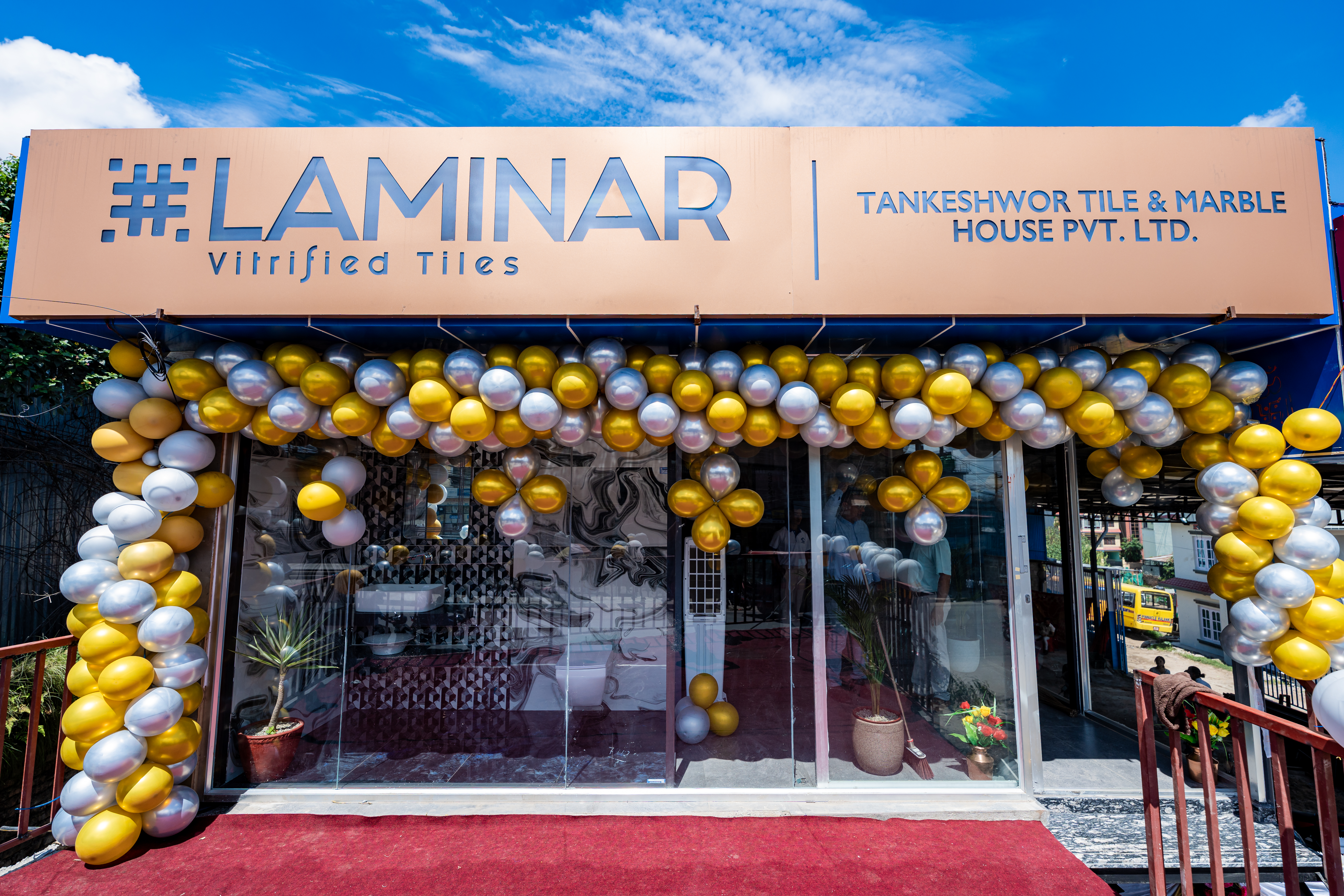 काठमान्डौको कलंकीमा लेमिनार टायल्सको नयाँ डिलर शोरूम उद्घाटन