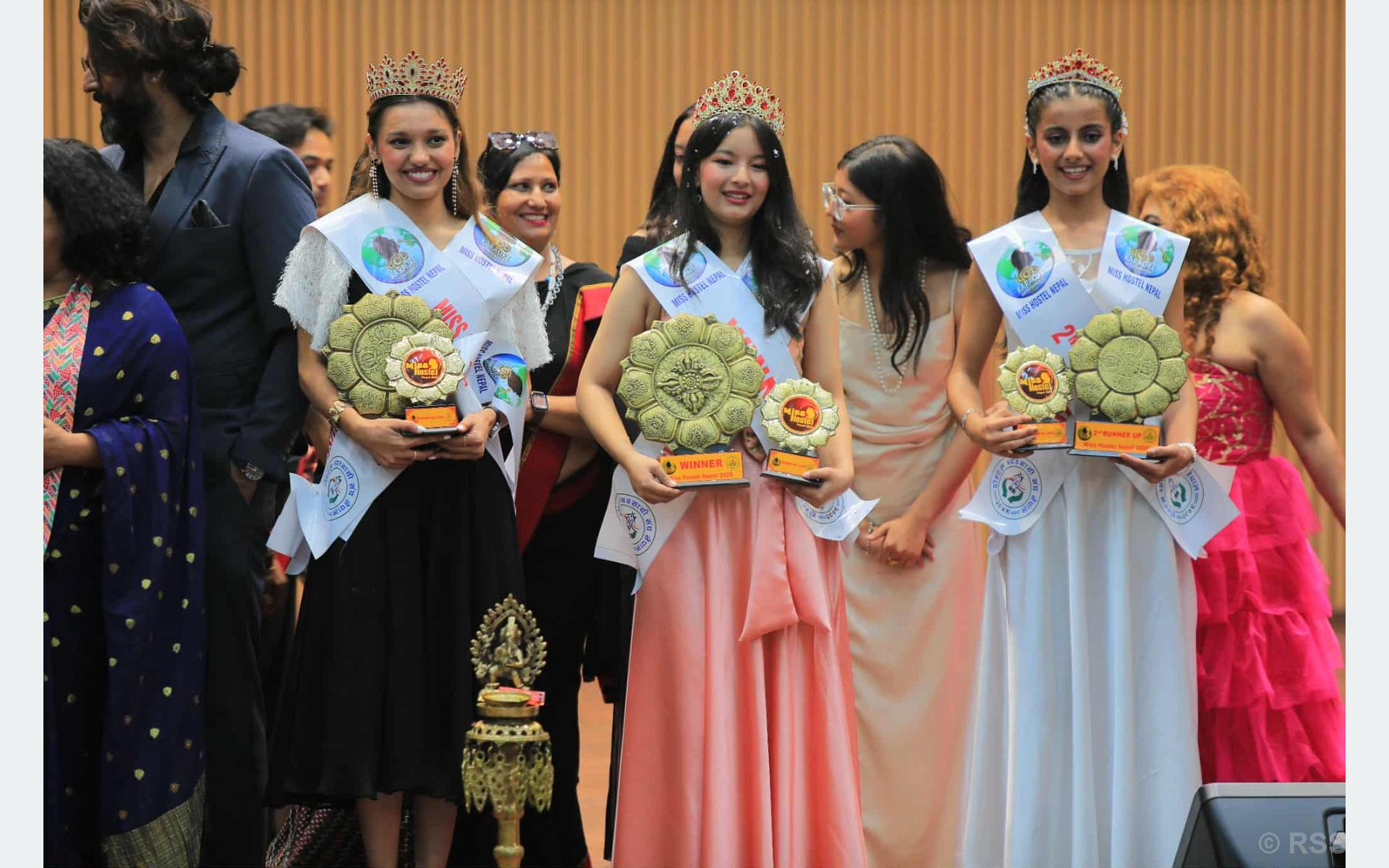 मिस होस्टल नेपाल–२०२५ को उपाधि श्रेष्ठलाई
