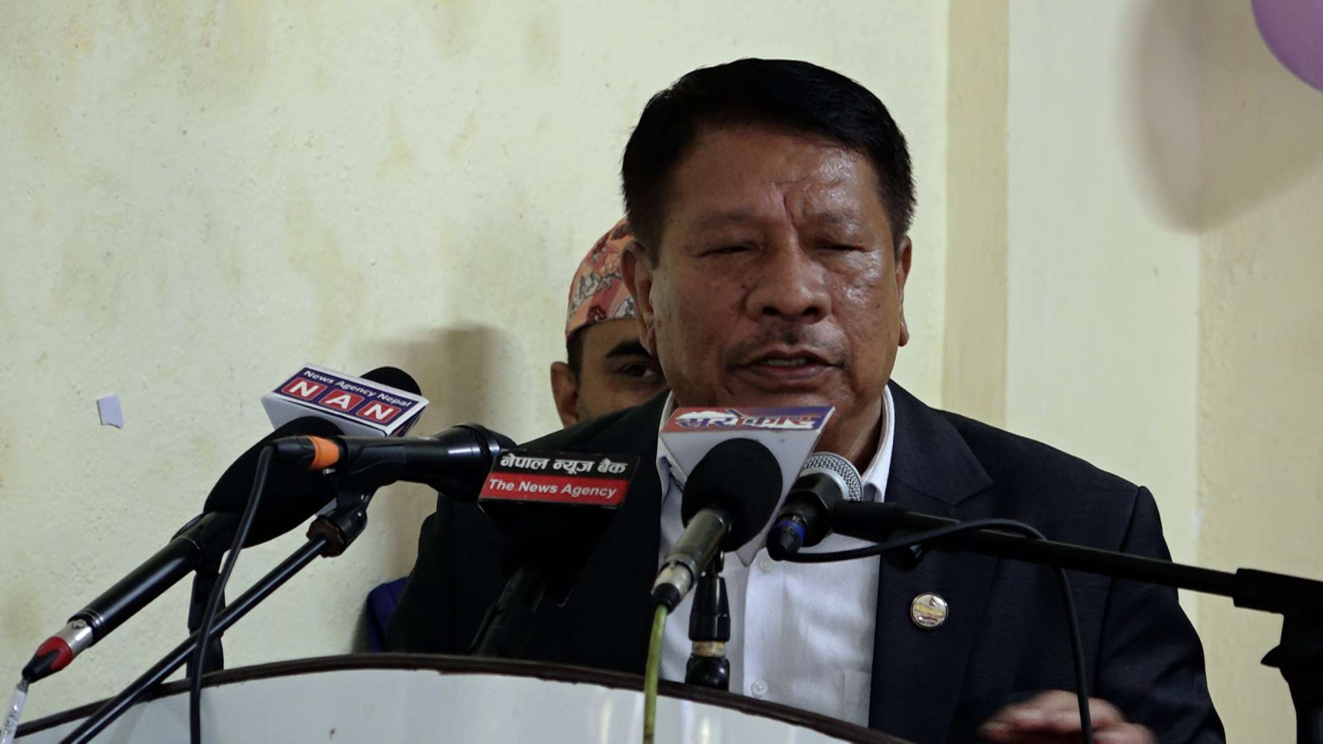 सामूदायिक विद्यालयमा विद्यार्थीको चाप घट्नु चिन्ताजनक: मन्त्री सिंह