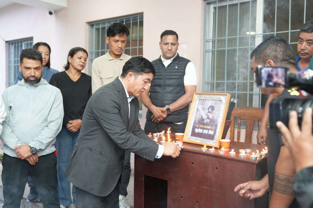 जेनजी आन्दोलनमा ज्यान गुमाएका क्रिकेटर सुलभराज श्रेष्ठ प्रति श्रद्धाञ्जली अर्पण