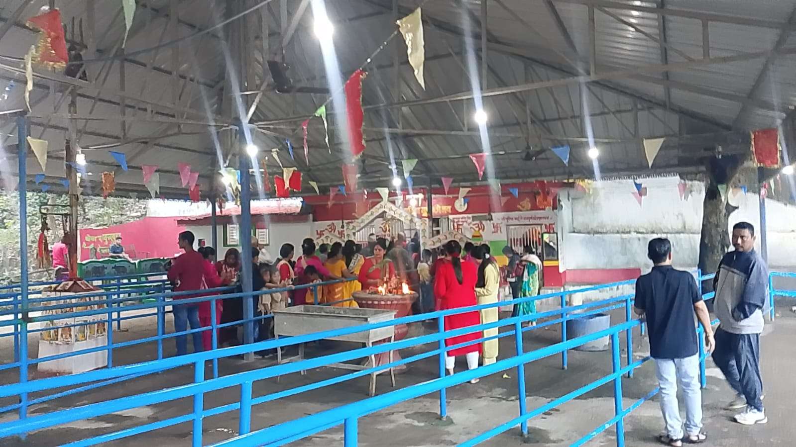 विजयादशमीमा चुरेमाई मन्दिरमा भक्तजनको चहलपहल कम