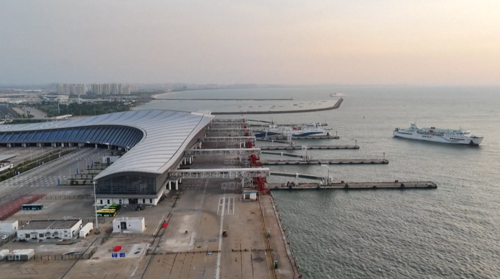 दक्षिण चीनमा शक्तिशाली सामुन्द्रिक आँधी ‘रगासा’को कहर, लाखौं मानिस विस्थापित