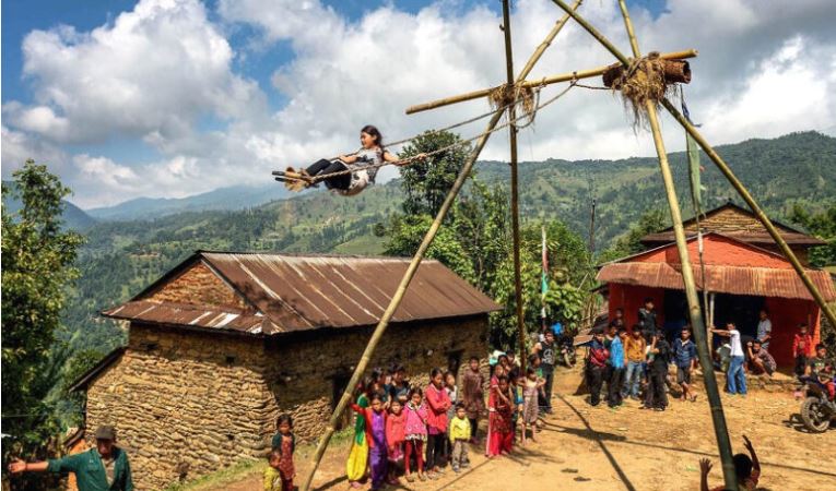 दशैं सुरुभएसँगै गाउँ वस्तिमा चहलपहल बाक्लियो