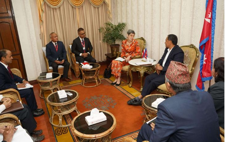 मन्त्री घिसिङ र स्विस राजदूतबीच भेटवार्ता, ऊर्जा-पूर्वाधार क्षेत्रमा स्विस सहयोग निरन्तर रहने