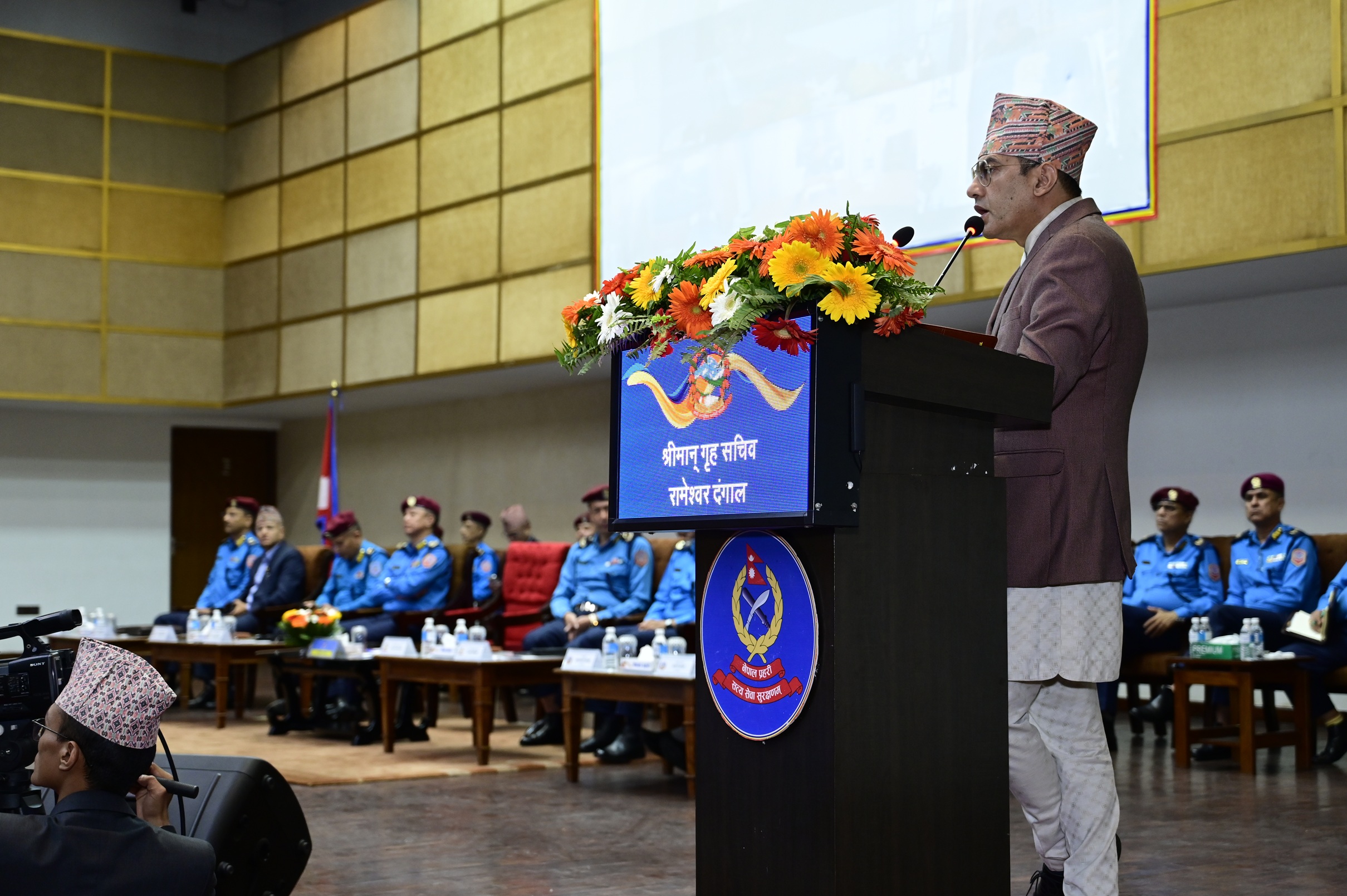 उच्च मनोबलका साथ काम गर्न गृहसचिवको निर्देशन