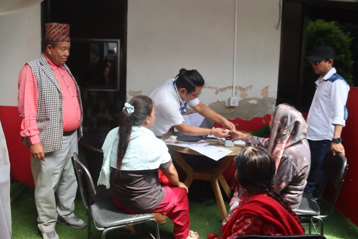 वडाको सुविधा काठमाडौंबाट पाएपछि वृद्धवृद्धा खुसी