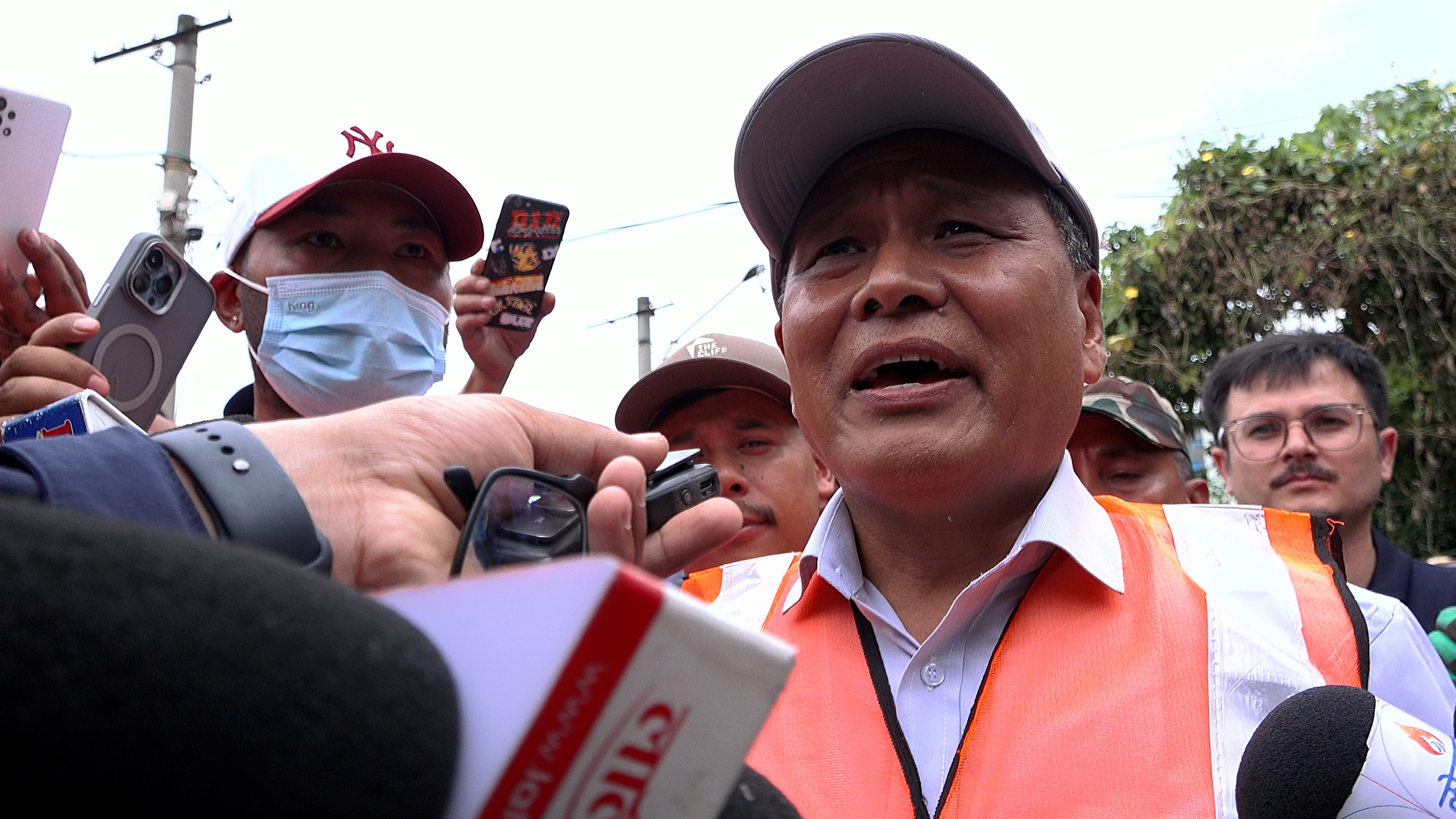 दुई खर्ब बराबरको संरचना नष्ट भयो, अब सबै मिलेर पुनर्निर्माण गरौं : मन्त्री घिसिङ