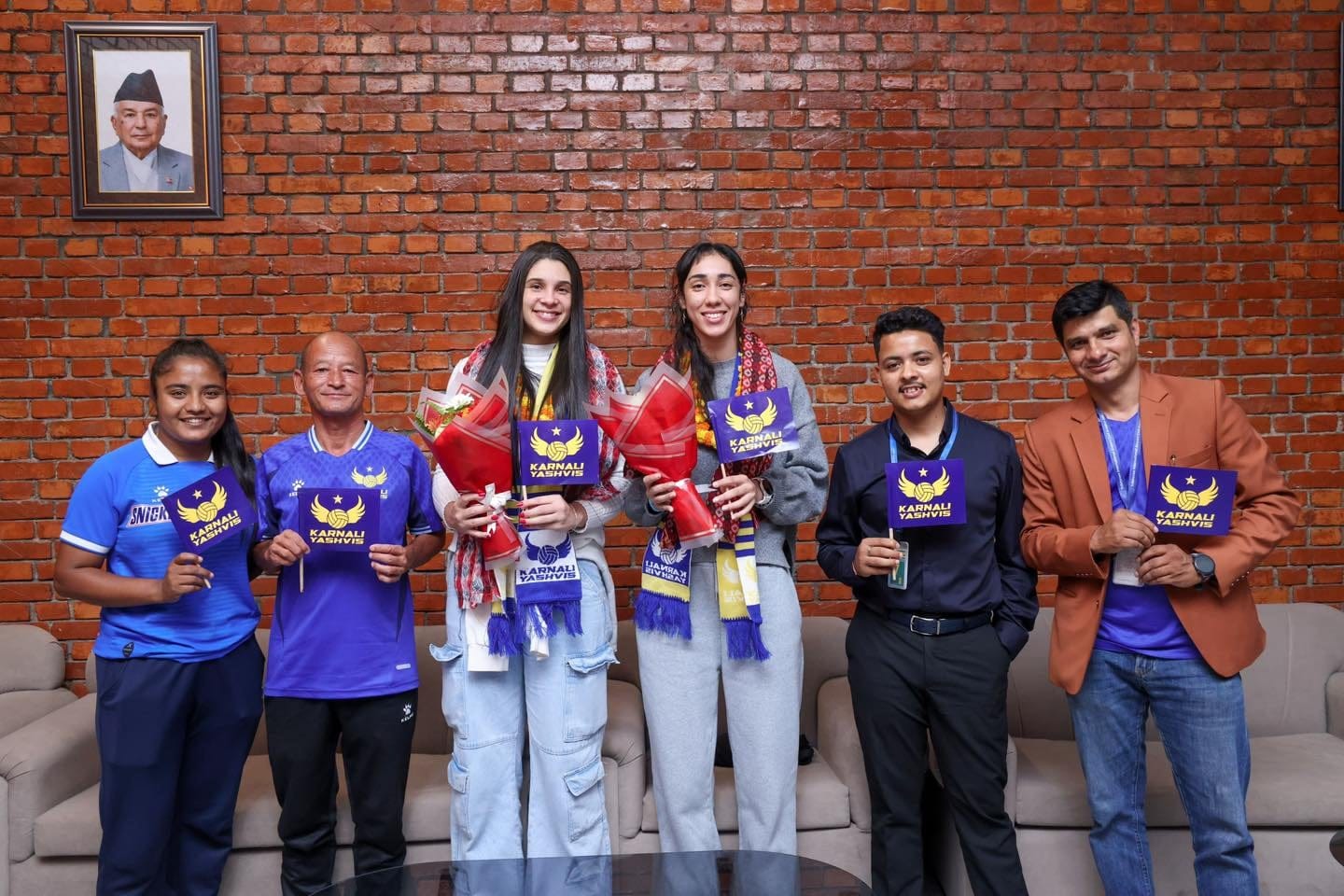 एभरेस्ट महिला भलिबल लिग खेल्ने कर्णाली यशभिसका ३ खेलाडी नेपाल आइपुगे