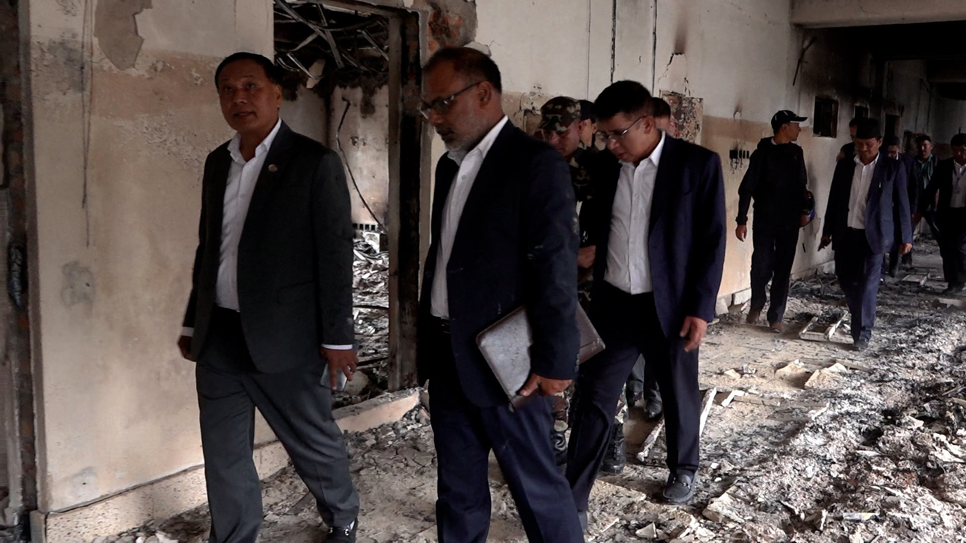 मन्त्री घिसिङद्वारा प्रधानमन्त्री कार्यालय र गृहमन्त्रालयको अनुगमन