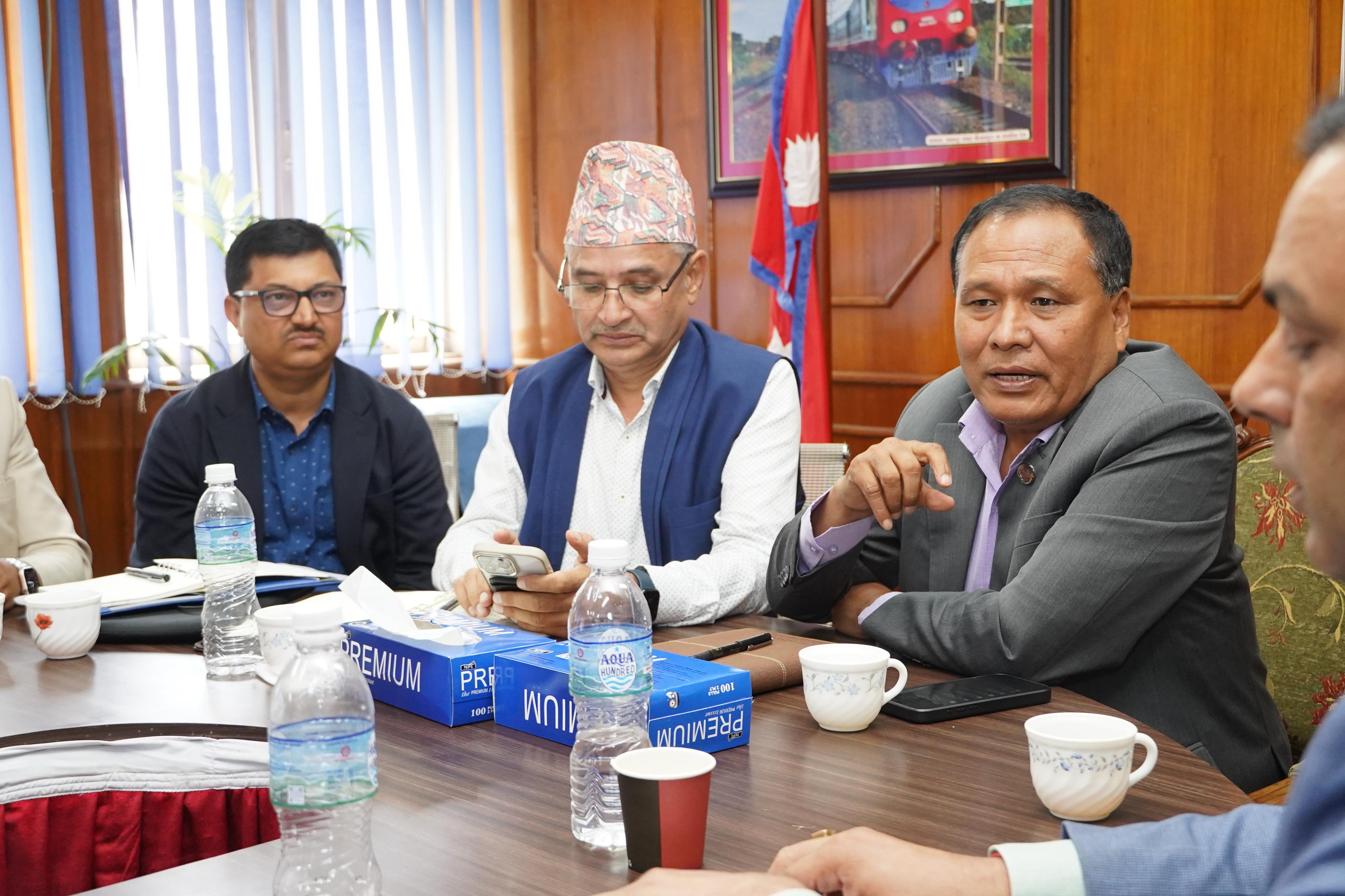 चाडबाड लक्षित यातायात व्यवस्थापनमा मन्त्री घिसिङको ७ बुँदे निर्णय