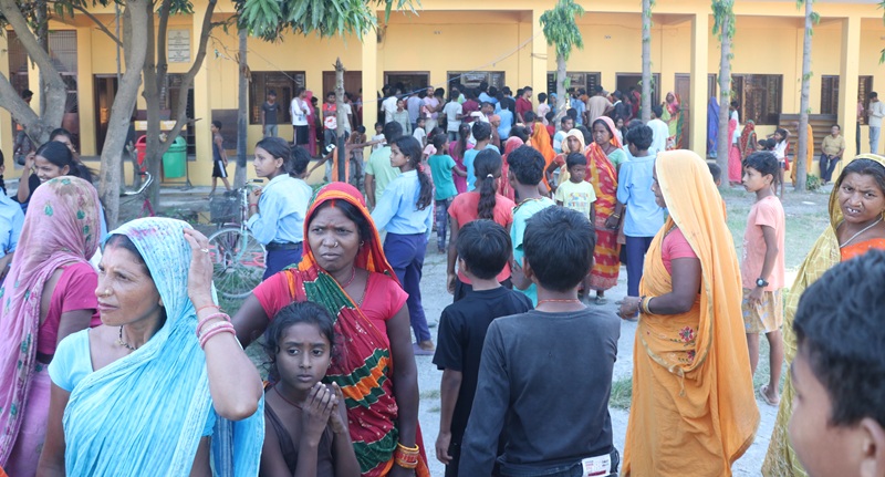 महोत्तरीमा दिवा खाजामा छेपारो फेला परेको दाबी, दर्जनौं विद्यार्थी बिरामी