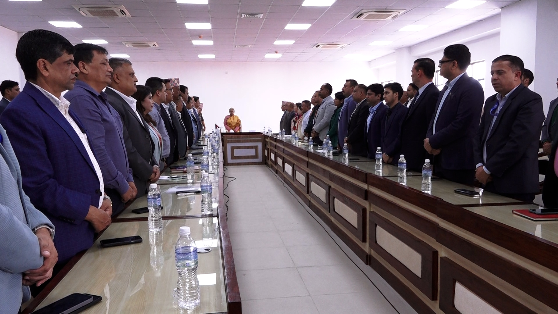 प्रधानमन्त्रीसँग निजी क्षेत्रः ‘हामी दुःखी छौँ तर हिम्मत हारेका छैनौँ, फेरि उठ्छौँ’