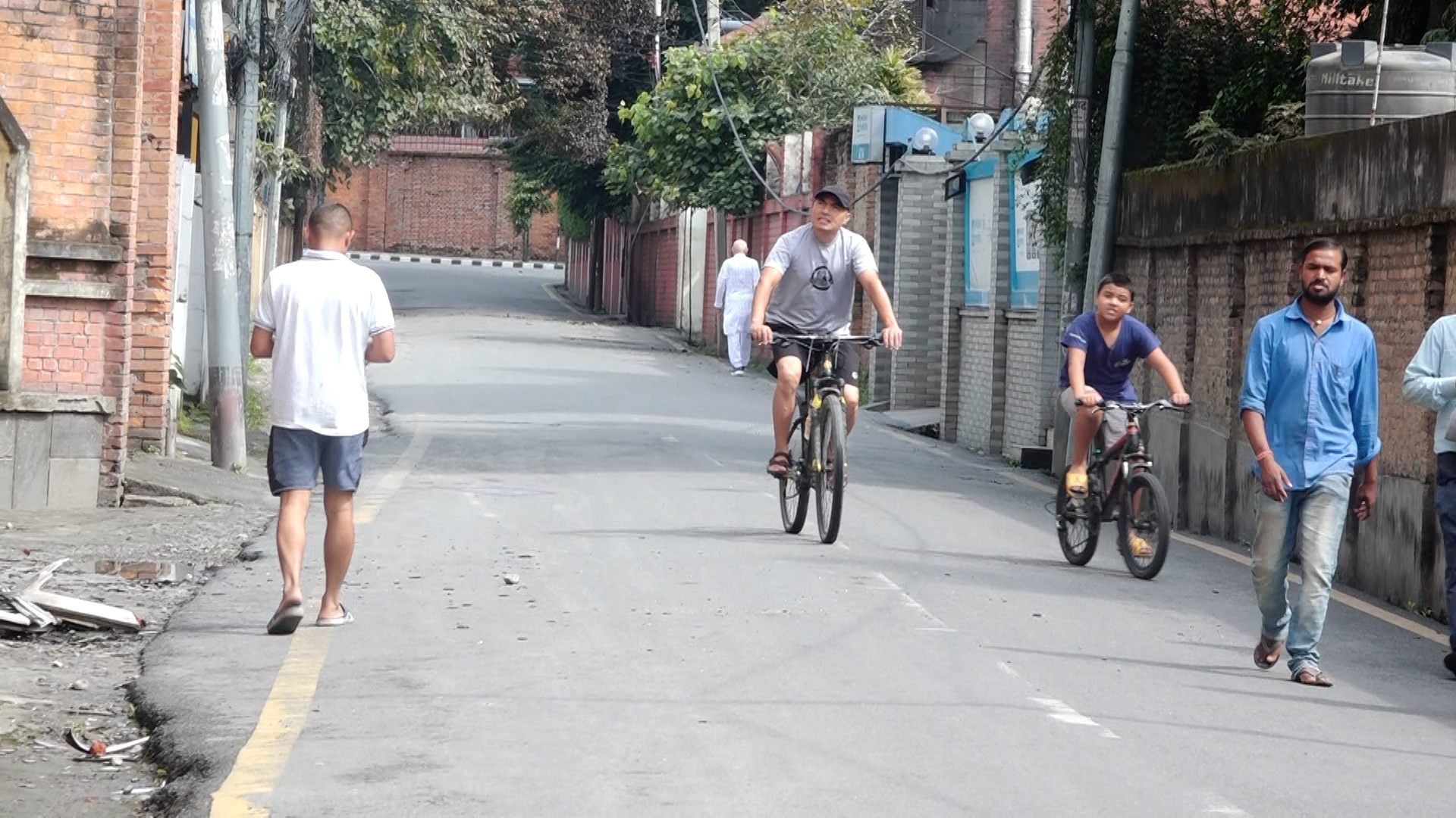 चितवनको जनजीवन पूर्ववत् अवस्थामा फर्किँदै