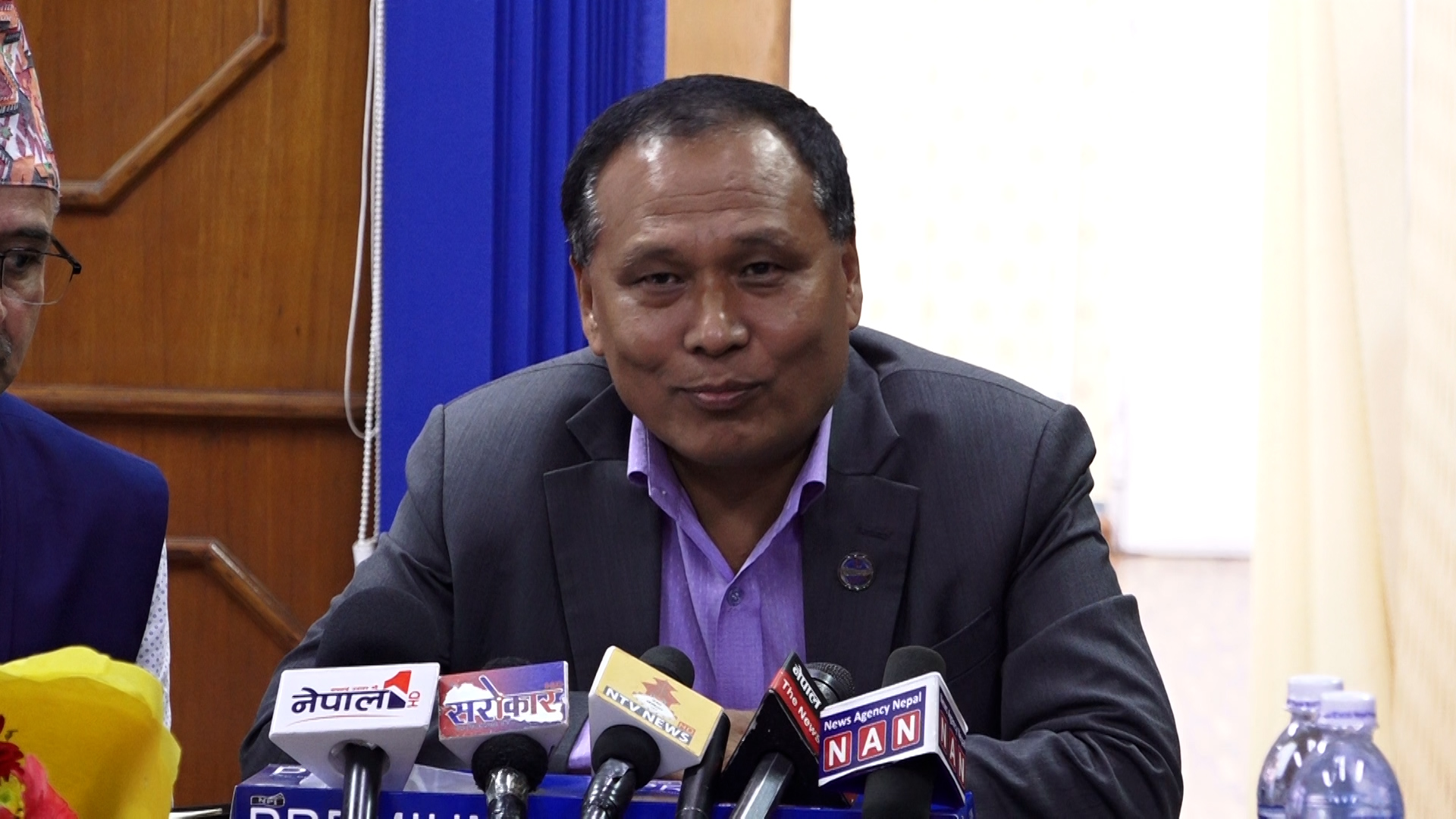 यातायात र सडक व्यवस्थापनका लागि टोली बनाएर खट्छौं : कुलमान घिसिङ