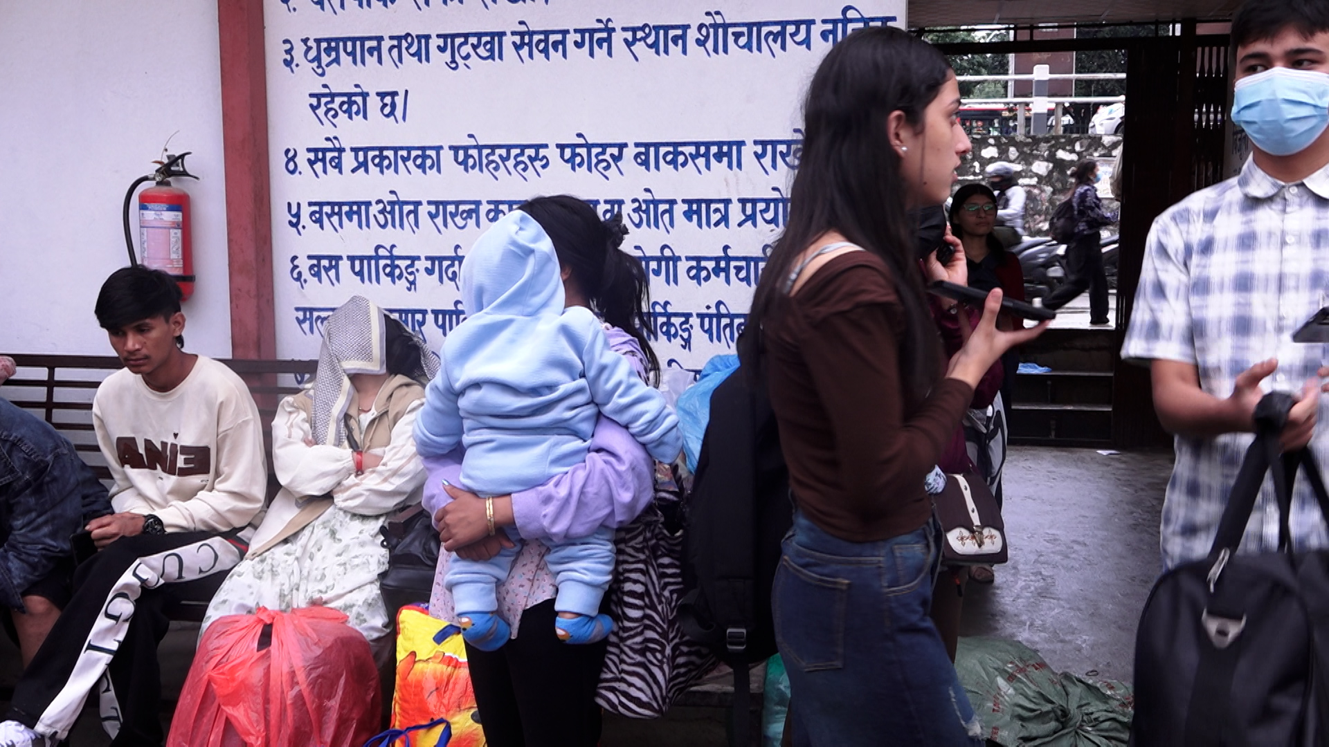 बडादशैंमा काठमाडौं छाड्नेको चाप, कोटेश्वर–जडीबुटी सडक खचाखच (फाेटाेफिचर)