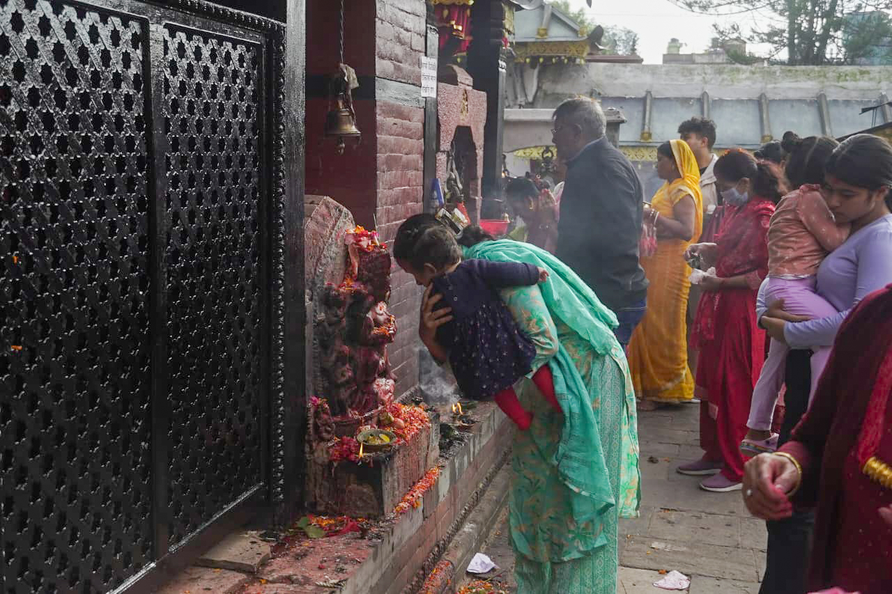दशैंको चौथो दिनः नक्साल भगवती मन्दिरमा भक्तजनको चहलपहल (फोटोफिचर)
