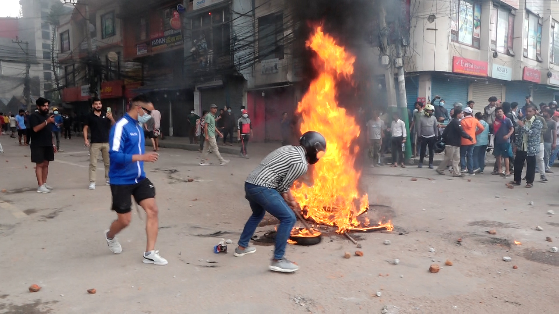 कालिमाटीमा प्रहरीको गोली लागेर २ जनाको मृत्यु