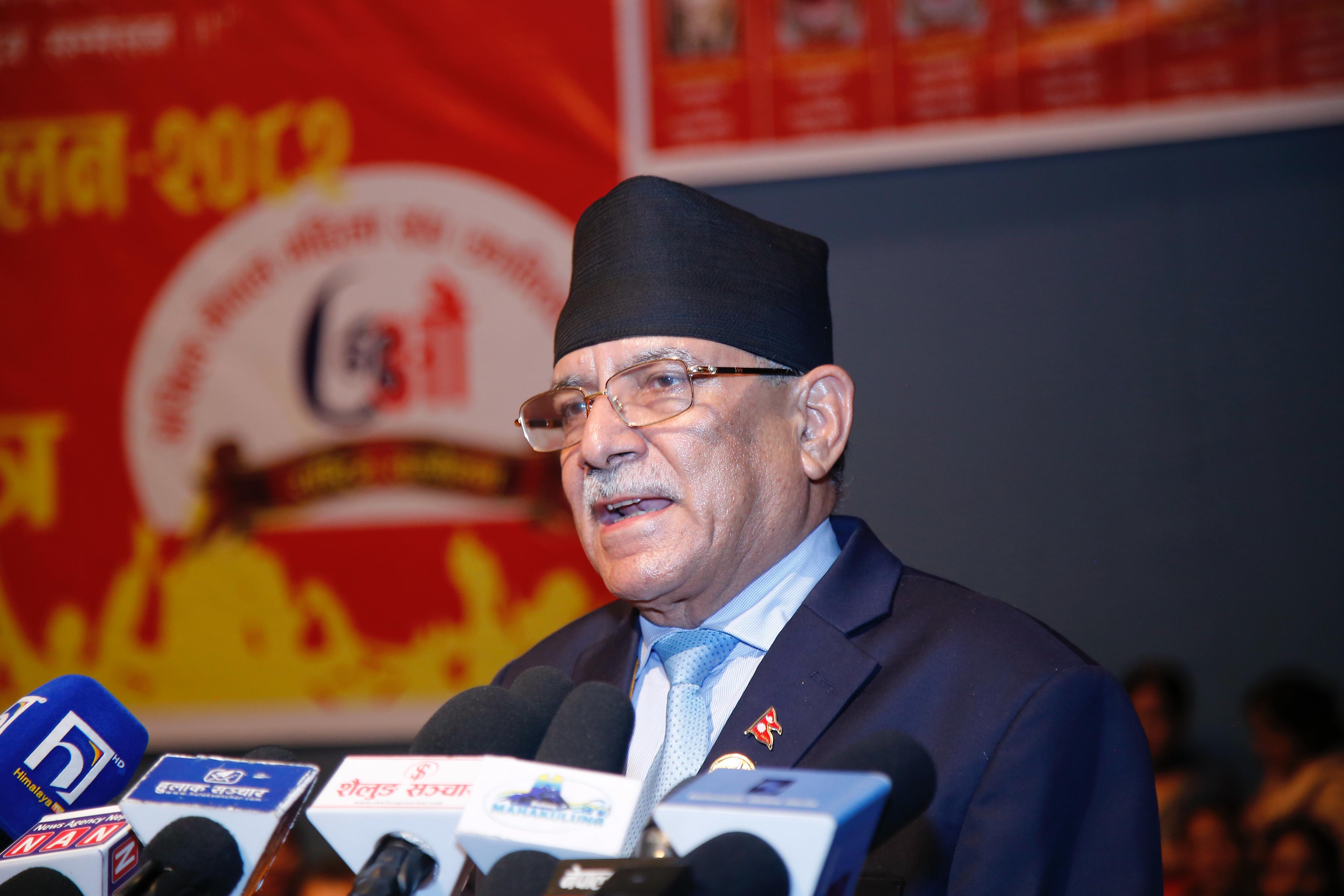 ५१ प्रतिशत महिलाको प्रतिनिधित्व सबै निकायमा हुने कुरा कानुन र संविधानमा सुनिश्चित गर्नुपर्छ : प्रचण्ड