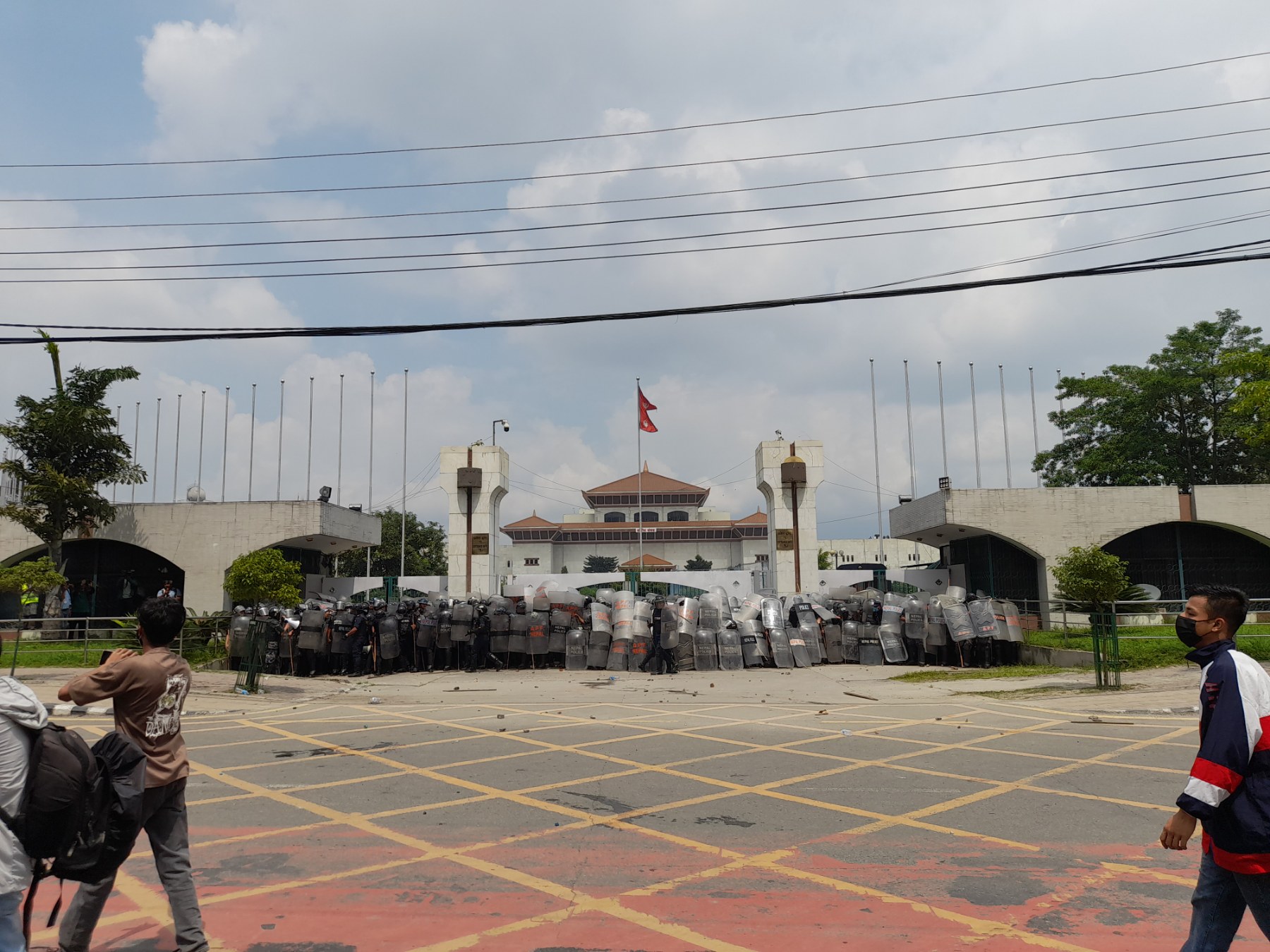 सिंहदरबार, प्रधानमन्त्री कार्यालय र राष्ट्रपति भवन परिसरमा समेत कर्फ्यू