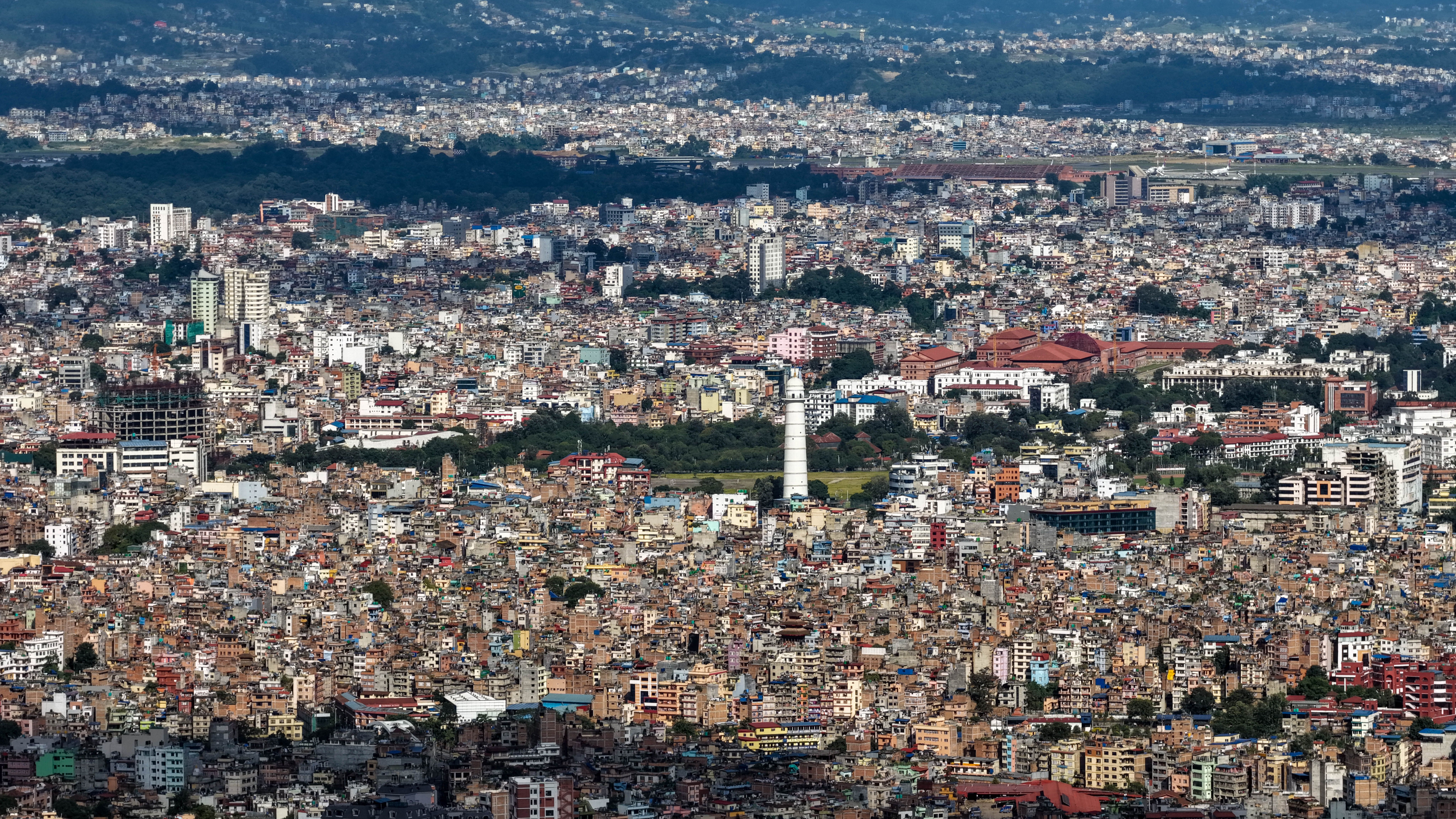 खरानी टकटक्याउँदै तिमी उठ्नुपर्छ नेपाल!