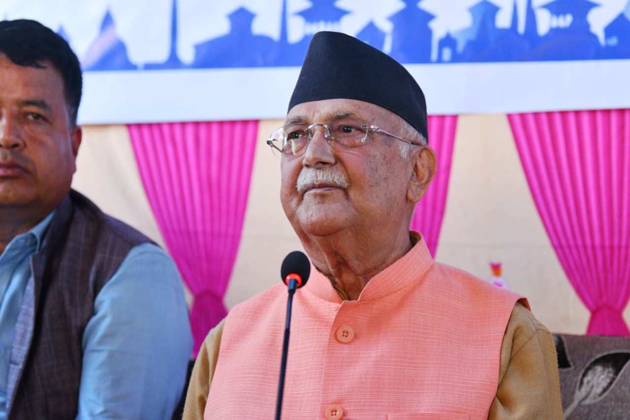 ओलीको प्रश्न : ‘हाहु’ गरेको सरकारलाई देश जिम्मा लगाएर हामी विदेश भाग्छौं?