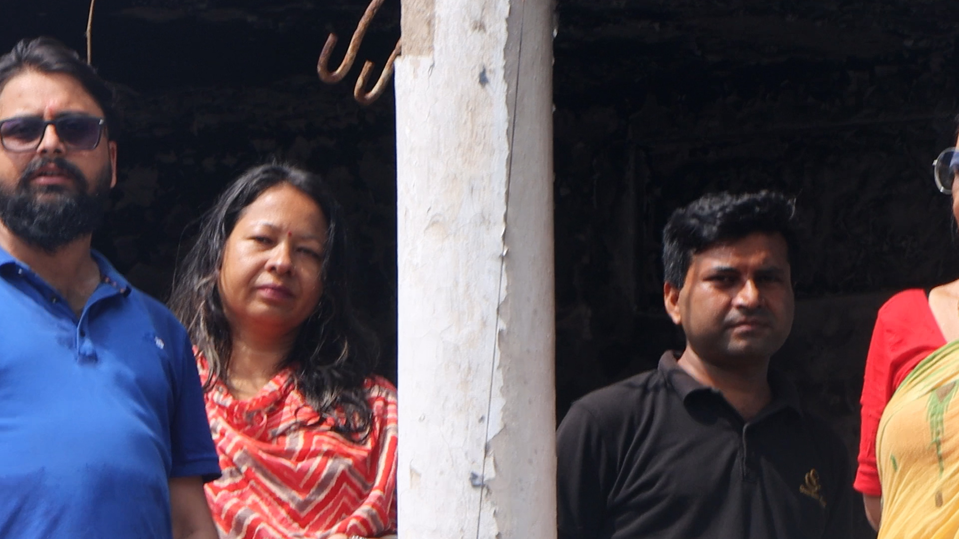 कोइराला निवासको खरानीमाथि उभिएर युवाहरु भन्छन्-विचार कसैले मार्न सक्दैन’