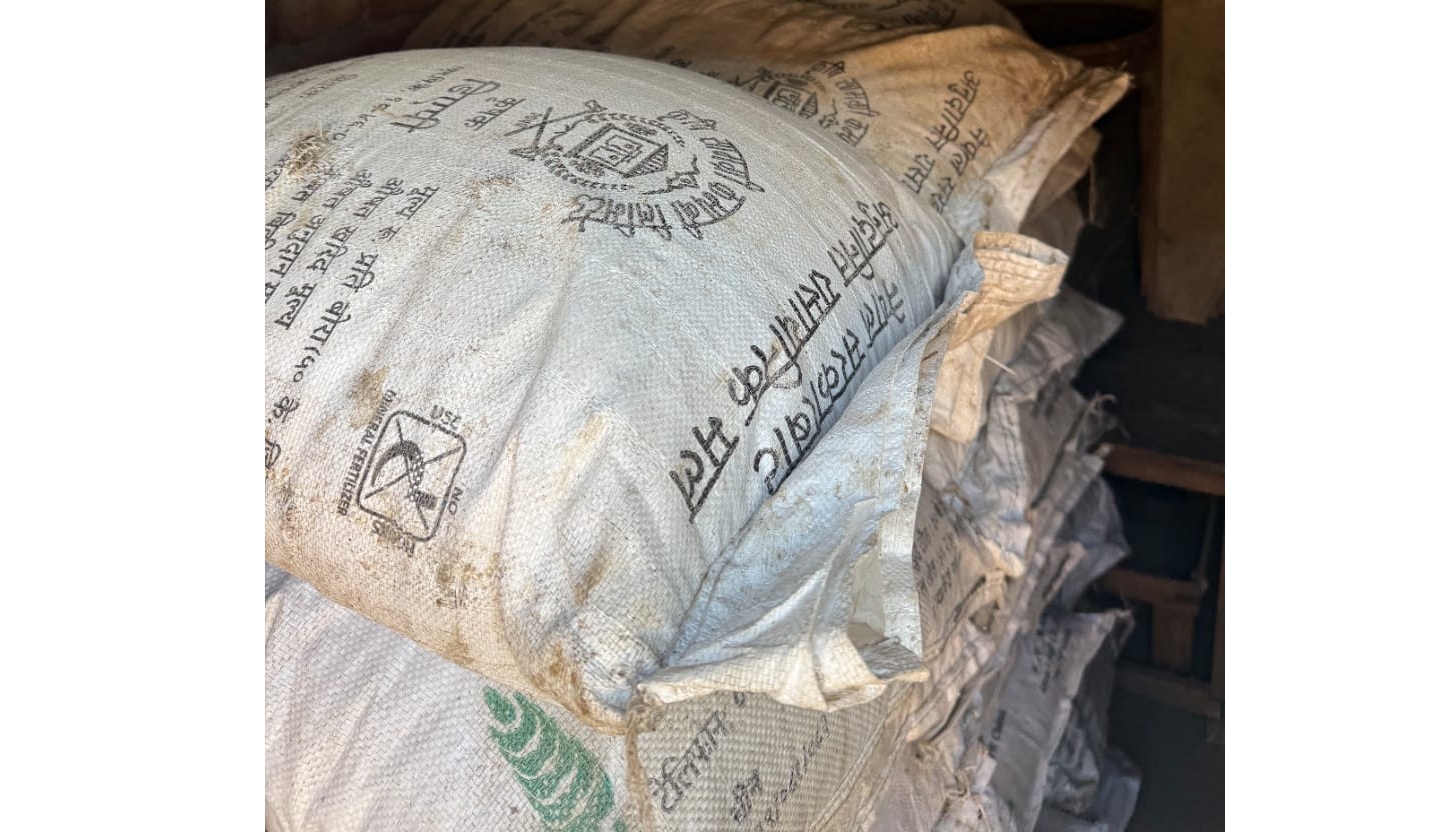 गोलबजारबाट अवैध मल धमाधम बरामद