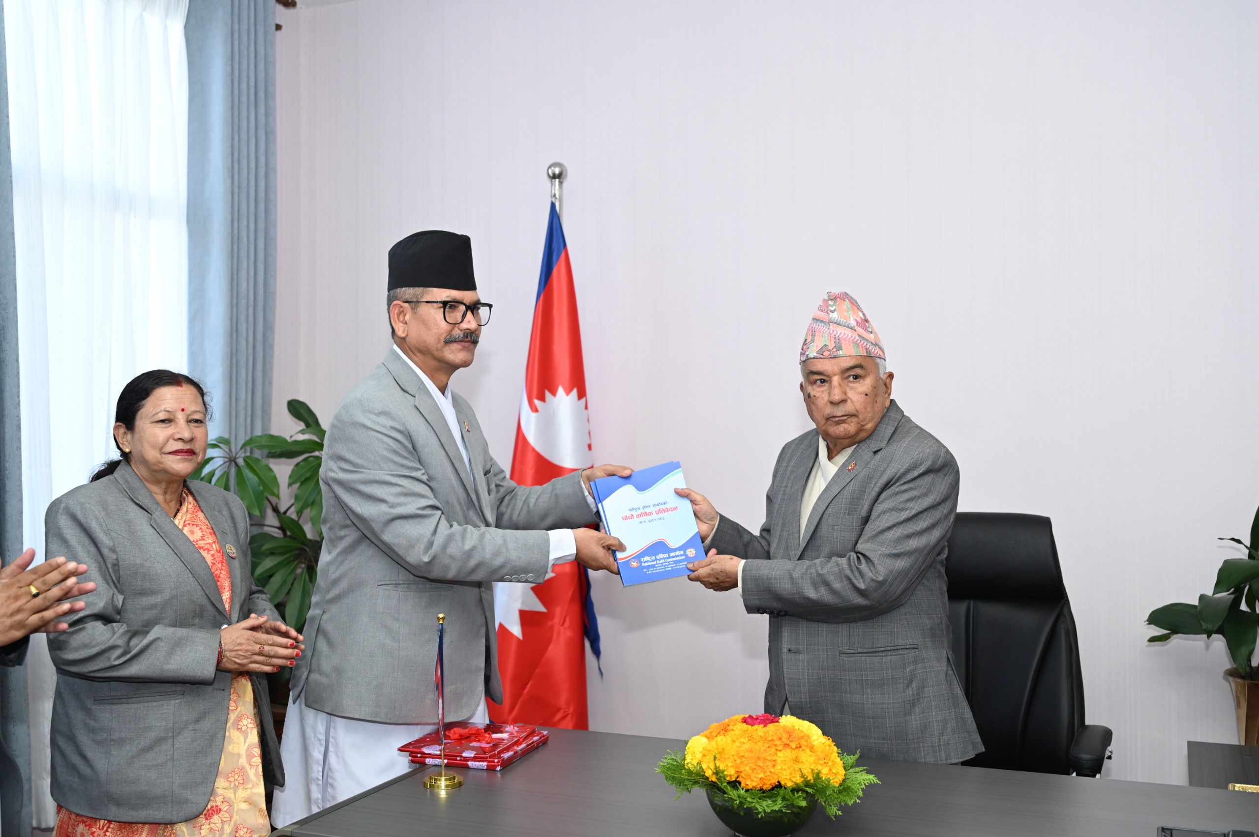 राष्ट्रपति समक्ष दलित अयोगले बुझायो वार्षिक प्रतिवेदन