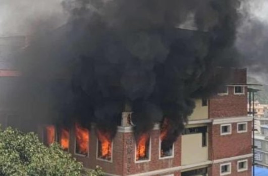 कीर्तिपुर नगरपालिकाको भवनमा आगजनी