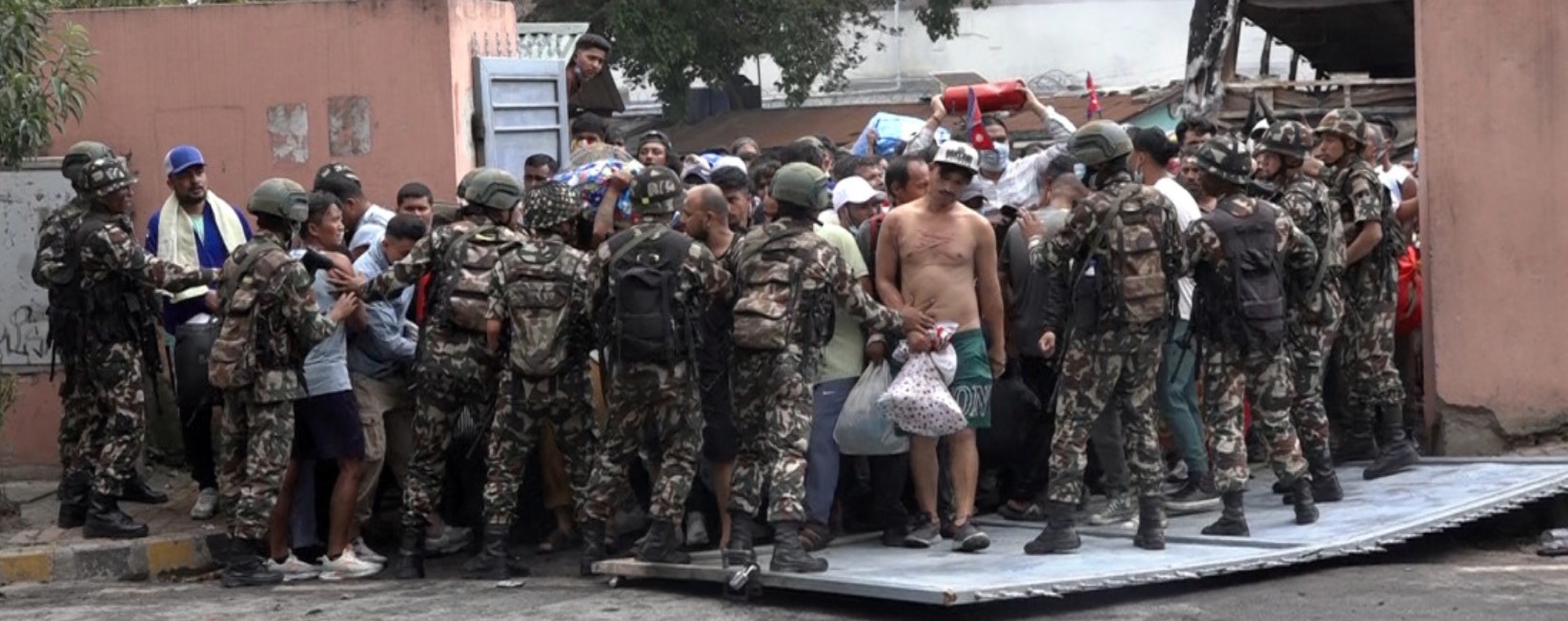 फरार बन्दी खोजी तथा पक्राउ कार्यदल गठन : असोज २० गते भित्र फर्कन पुन:आह्वान